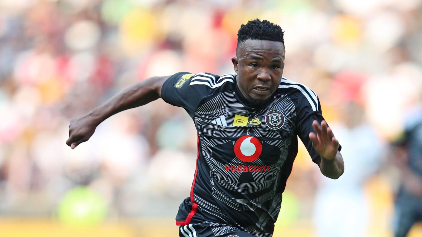 mpho-makola-backs-paseka-mako-and-thabiso-monyane-to-shinee-at-kaizer-chiefs-1