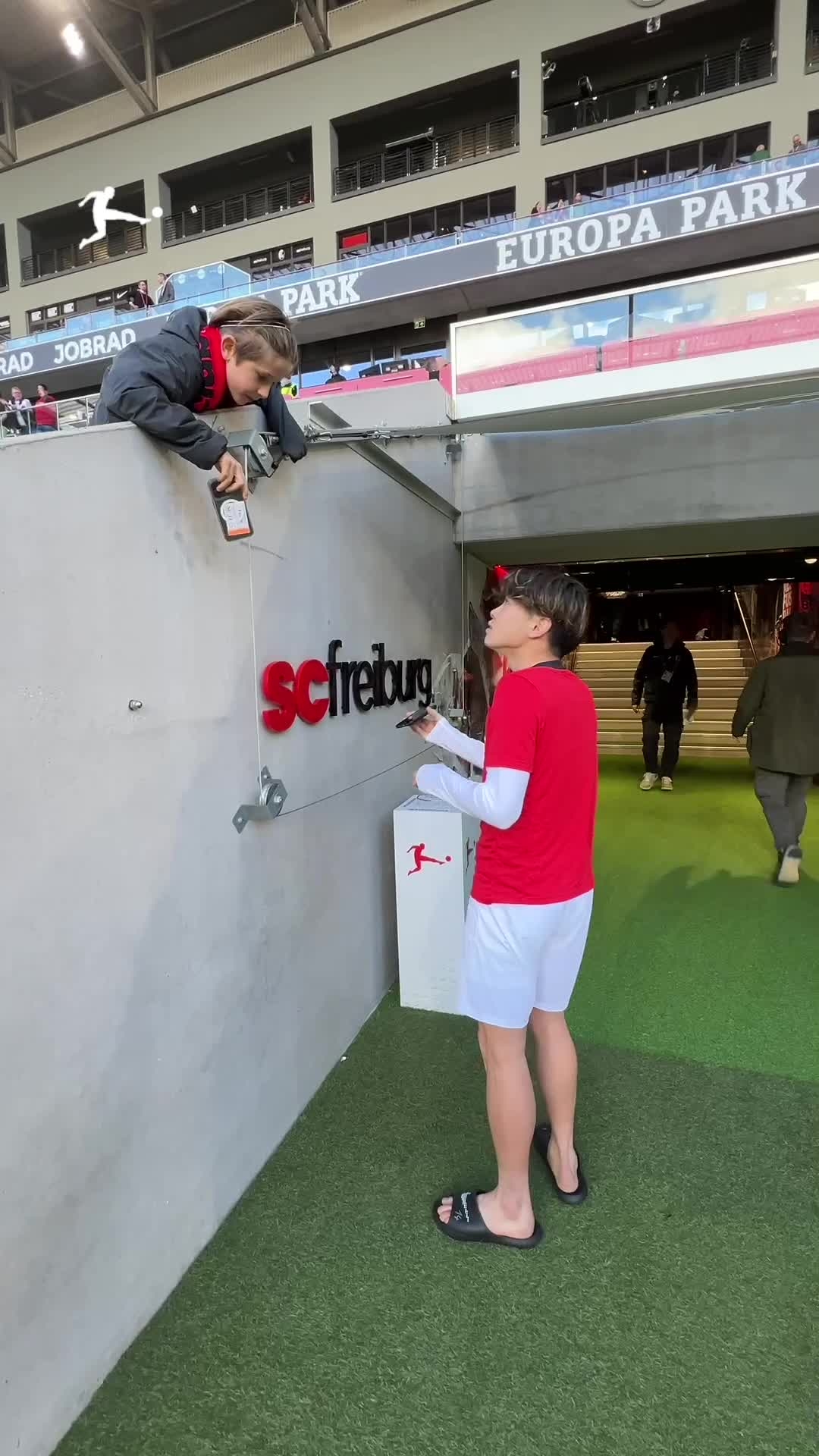 selfie-with-young-fan