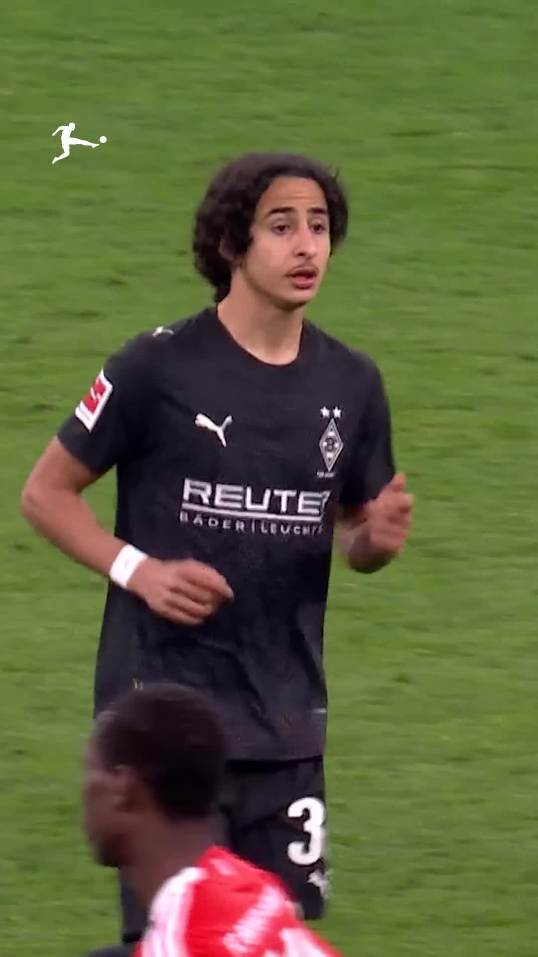 mohya-becomes-gladbachs-youngest-goal-scorer-ever