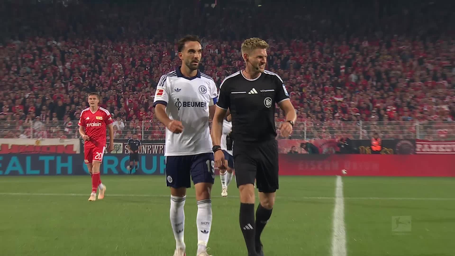 matchday-03-or-unexpectedly-28-year-old-referee-makes-his-bundesliga-debut