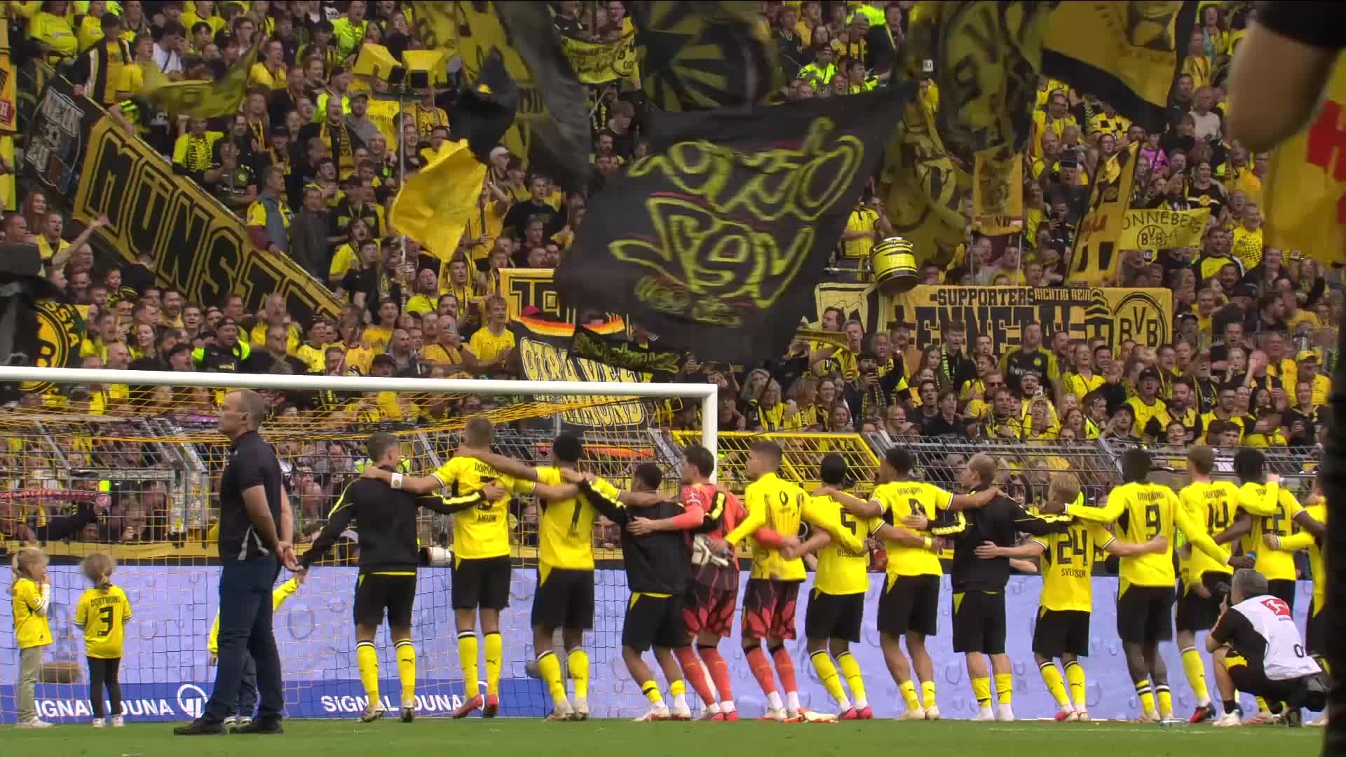 matchday-borussia-dortmund-vs-sc-paderborn-07