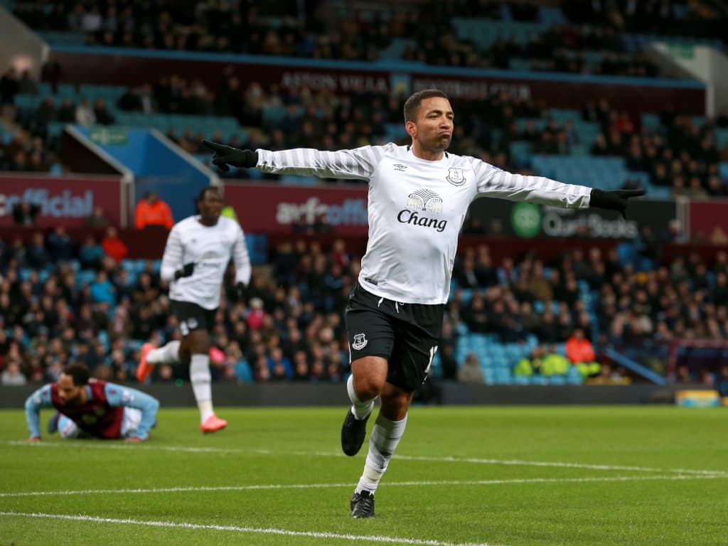 Ex-Spurs and England winger Aaron Lennon retires