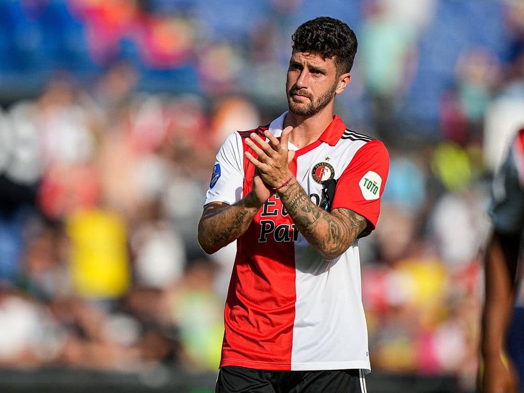 Bournemouth sign Argentina defender from Feyenoord