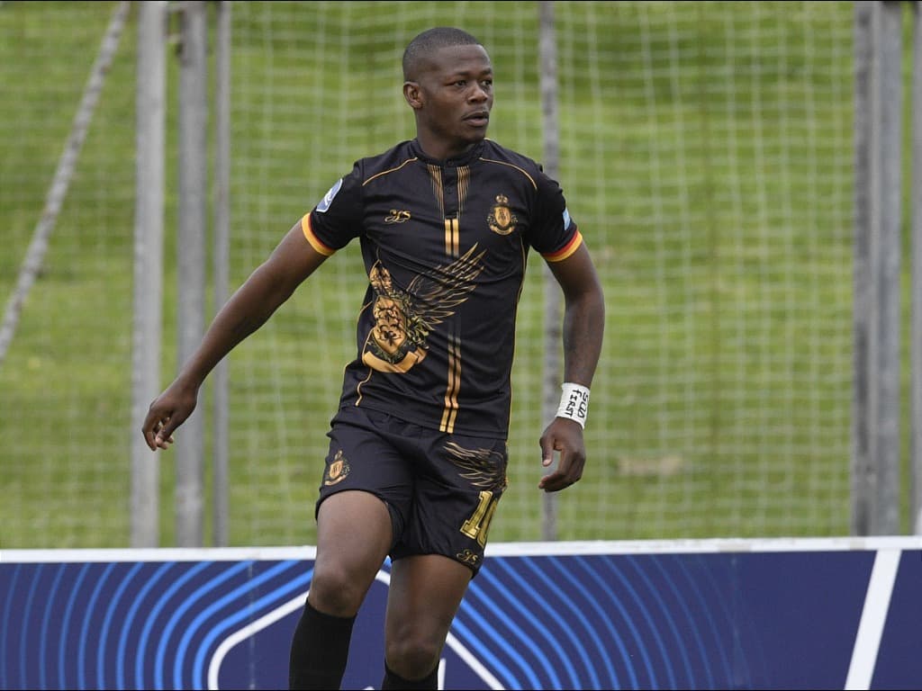 Ndumiso Mabena to join Orlando Pirates - report