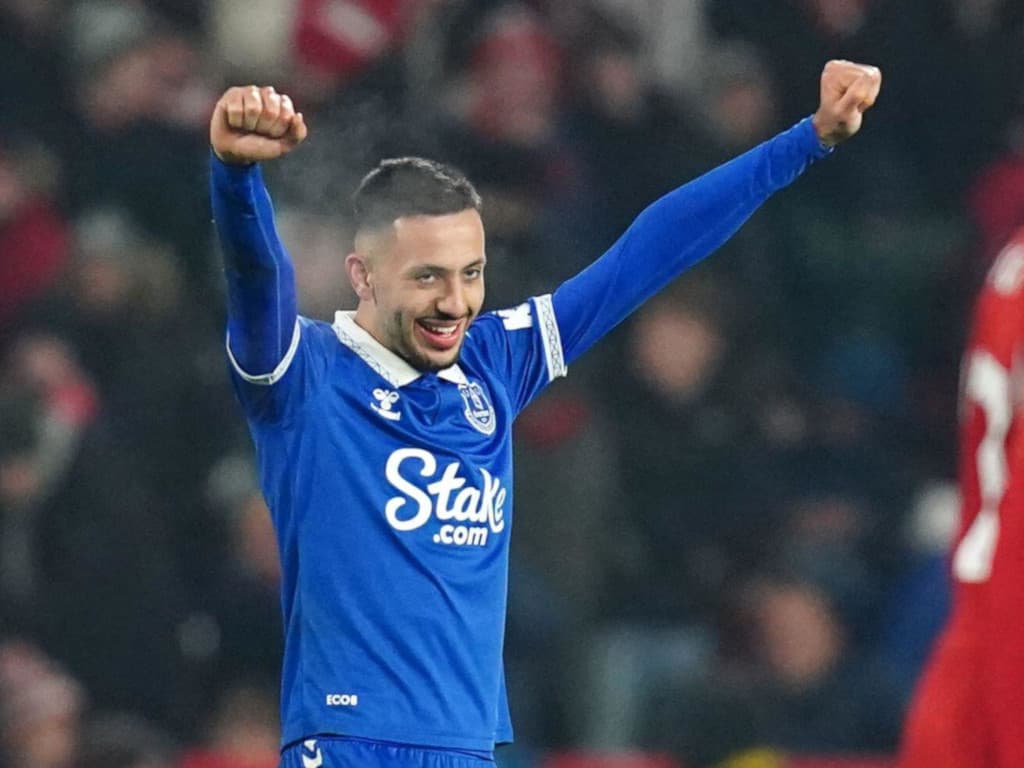 Dwight McNeil winner earns Everton victory over Nottingham Forest