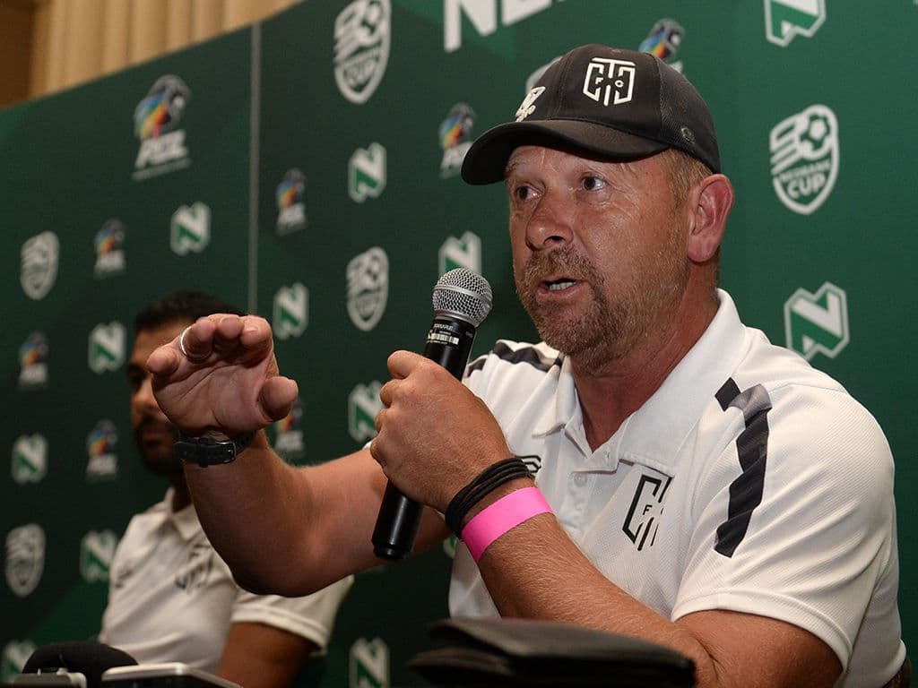 Eric Tinkler reveals reason for Mpho Makola release