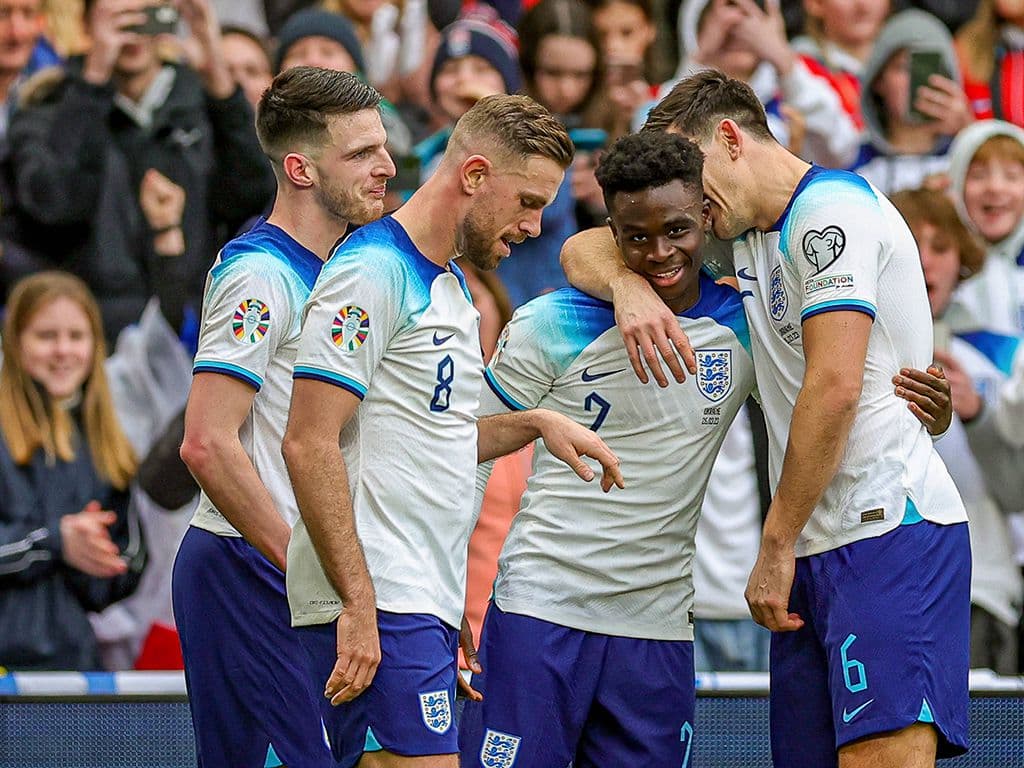 Harry Kane and Bukayo Saka fire England to qualifying victory over Ukraine