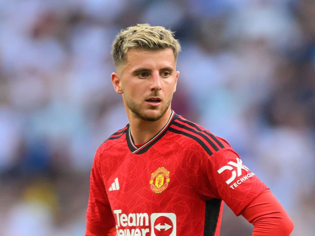 Mason Mount and Raphael Varane return to training for Manchester United 
