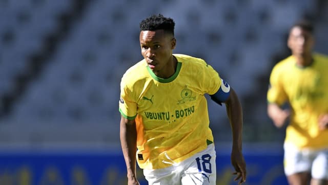 themba-zwane-anticipates-fierce-battle-with-stellenbosch-as-sundowns-close-in-on-title-2