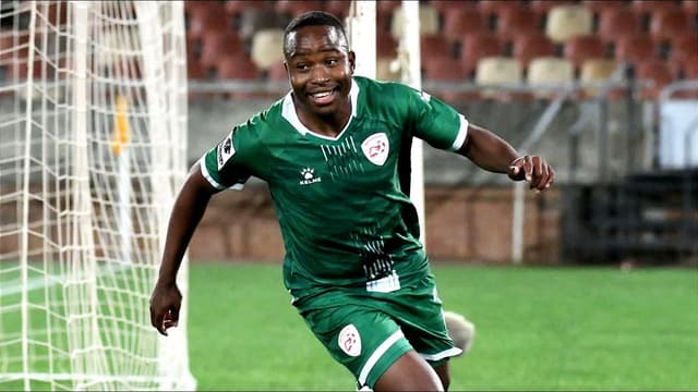 keletso-makgalwa-eric-tinkler-win-monthly-betway-premiership-awards-for-april