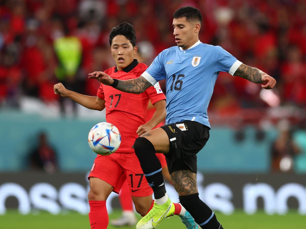 Uruguay and South Korea play out goalless draw in World Cup opener