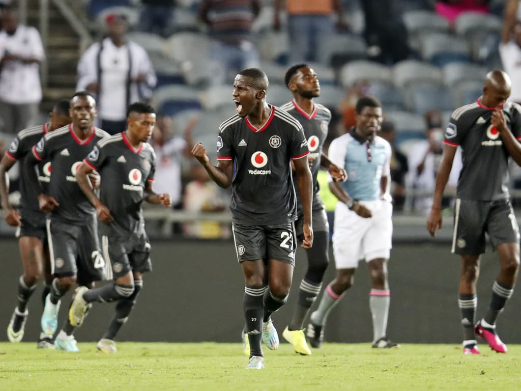 Tapelo Xoki penalty gives Orlando Pirates victory over SuperSport United