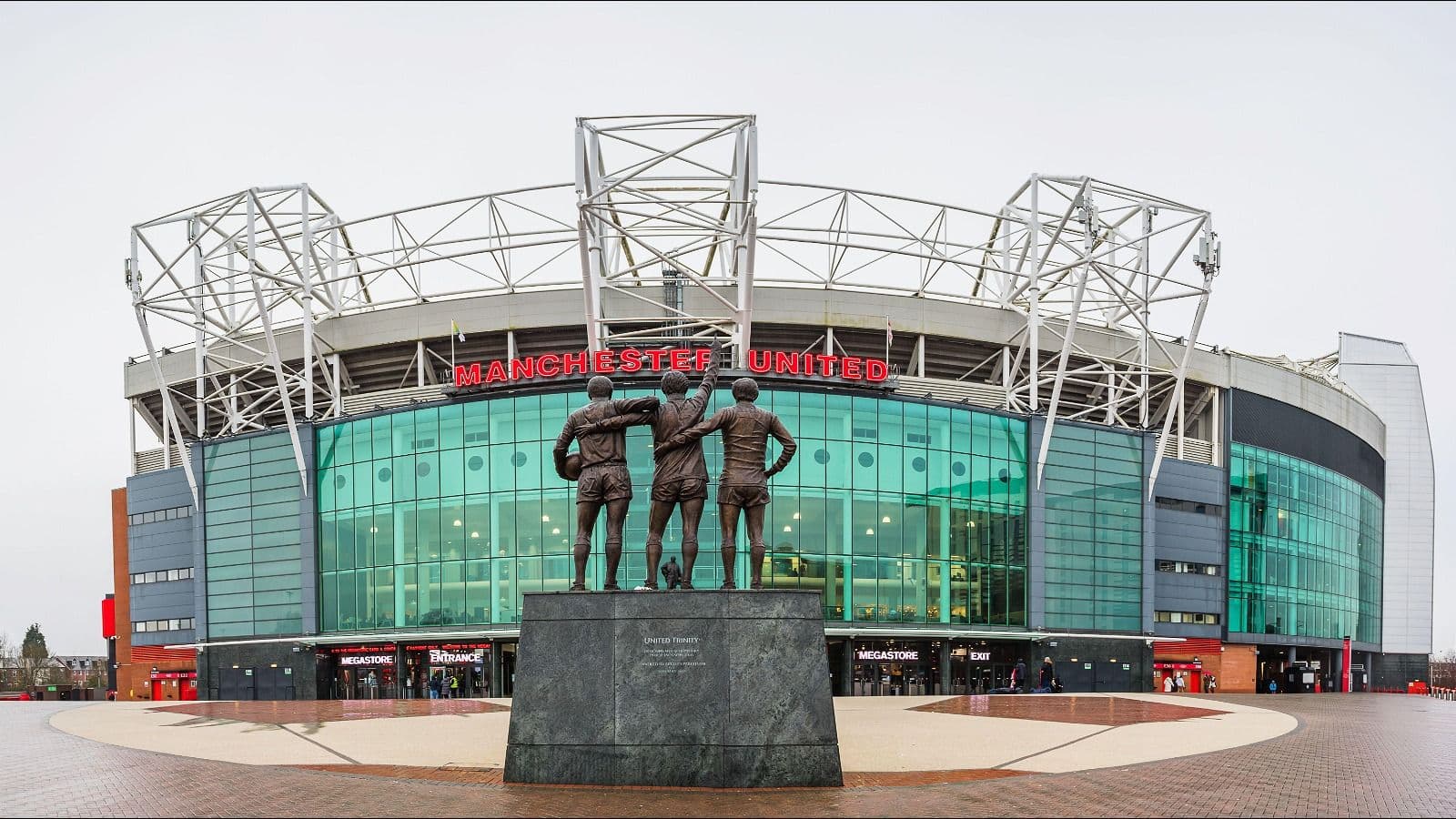 Man Utd's debt burden remains above one billion pounds despite cost-cutting