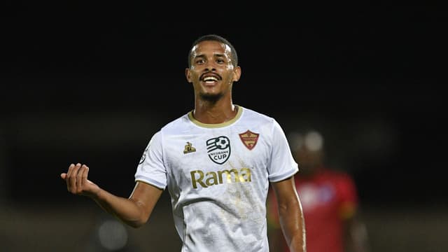 devin-titus-bids-stellenbosch-fc-emotional-farewell-after-move-to-moroccan-champions