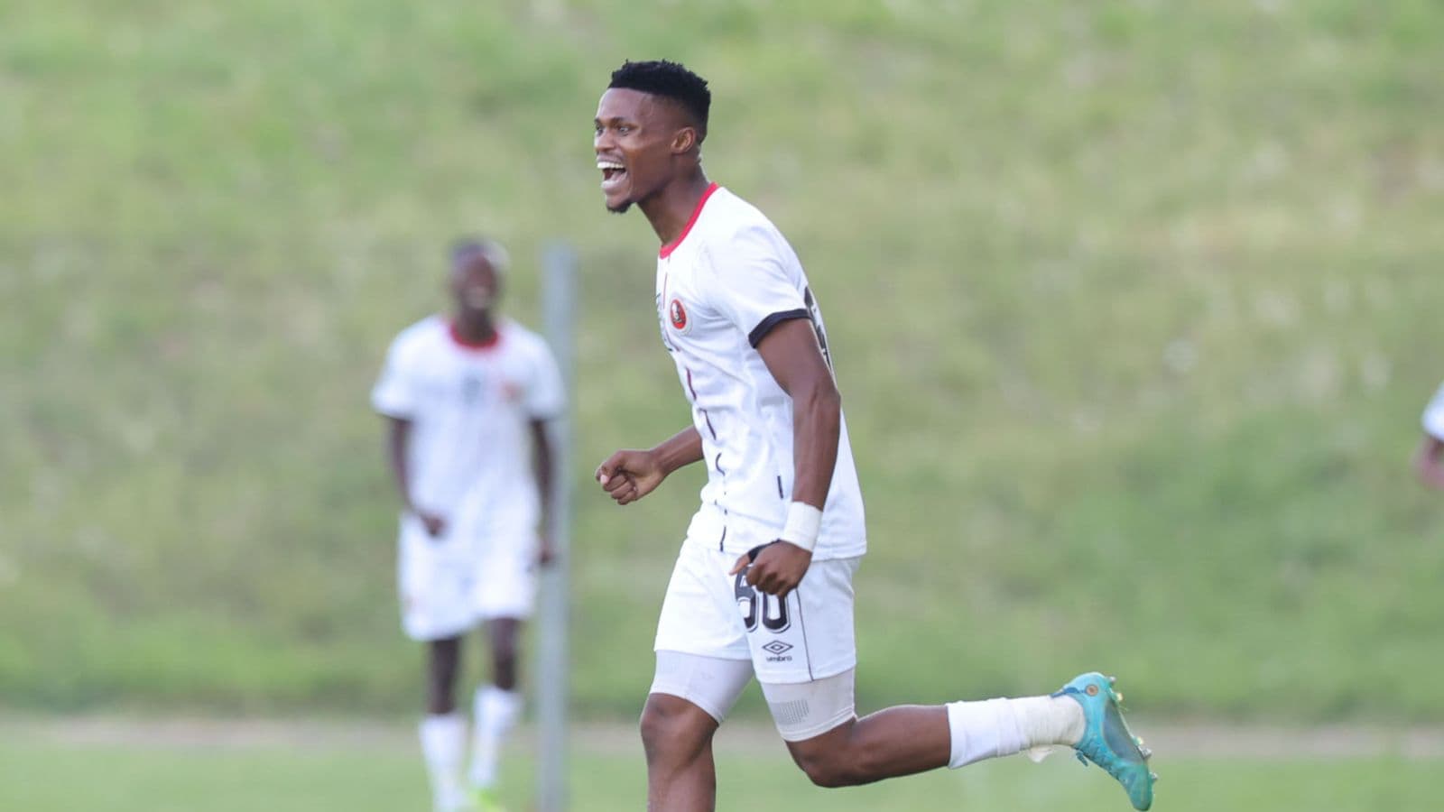 Muzomuhle Khanyi must stay focused amid Bucs interest, insists Hungry Lions coach