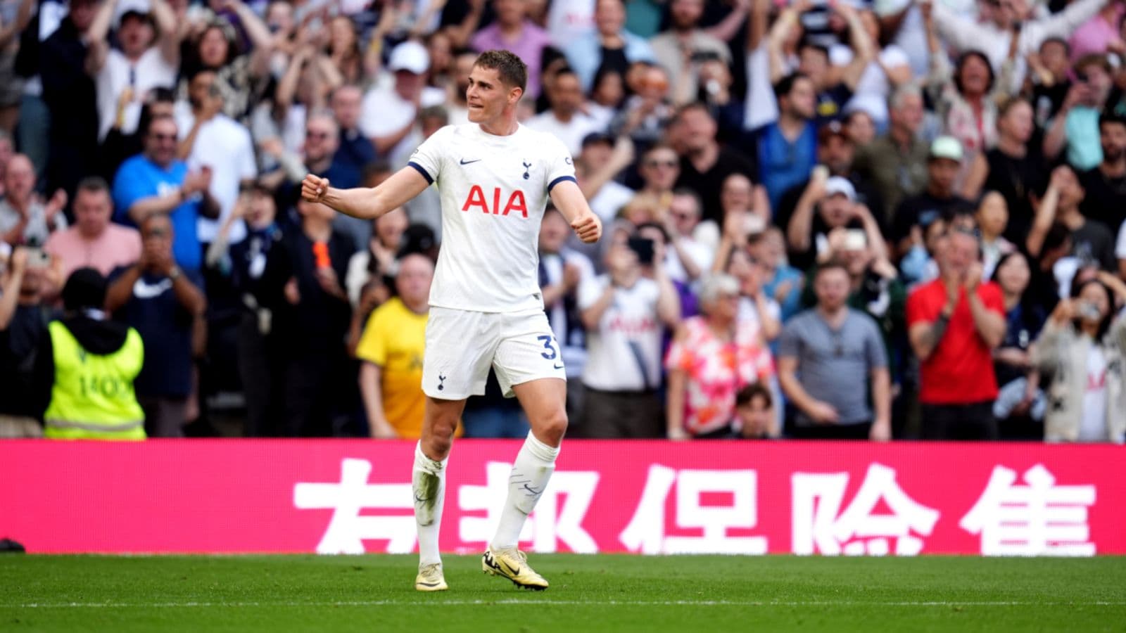 Micky van de Ven injury absence raises Tottenham concern ahead of Frankfurt clash