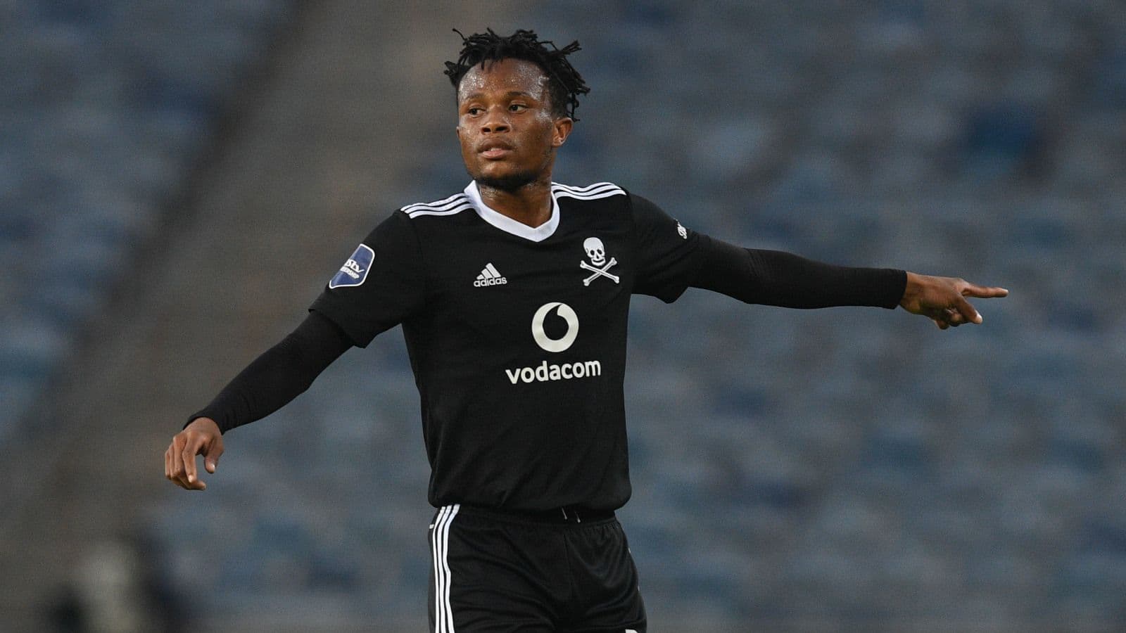 Bongani Sam now a Kaizer Chiefs player after switching from Orlando Pirates in shock transfer