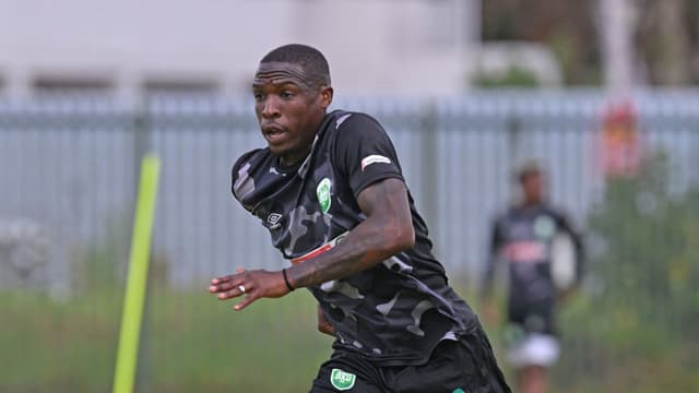 ex-kaizer-chiefs-and-mamelodi-sundowns-midfielder-george-maluleka-drags-club-to-psl-drc