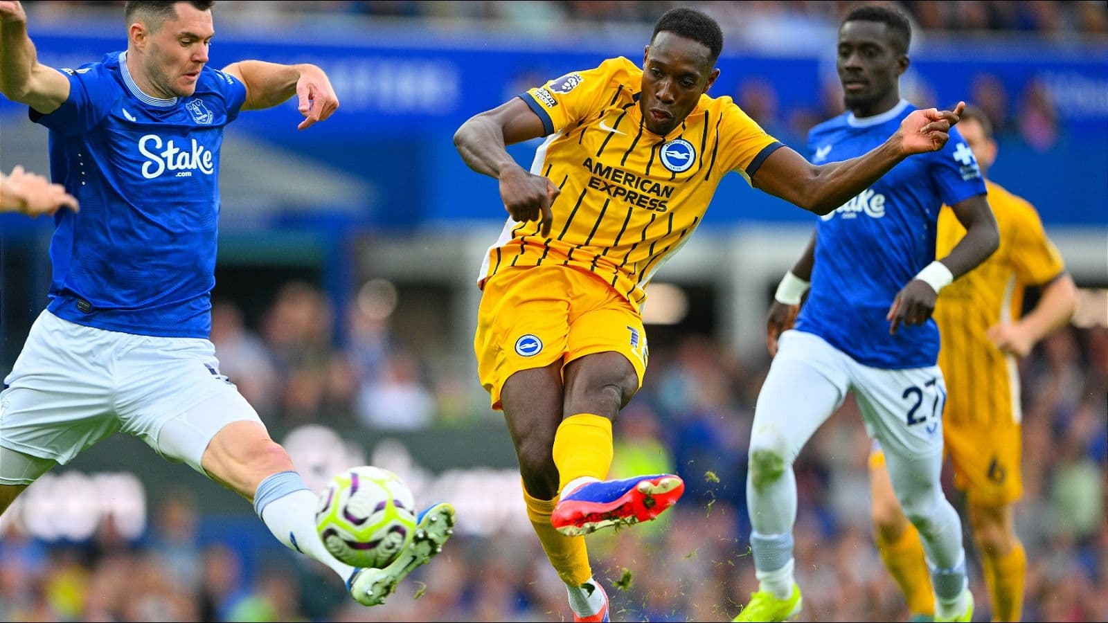 Brighton unite behind Danny Welbeck as England recall debate builds