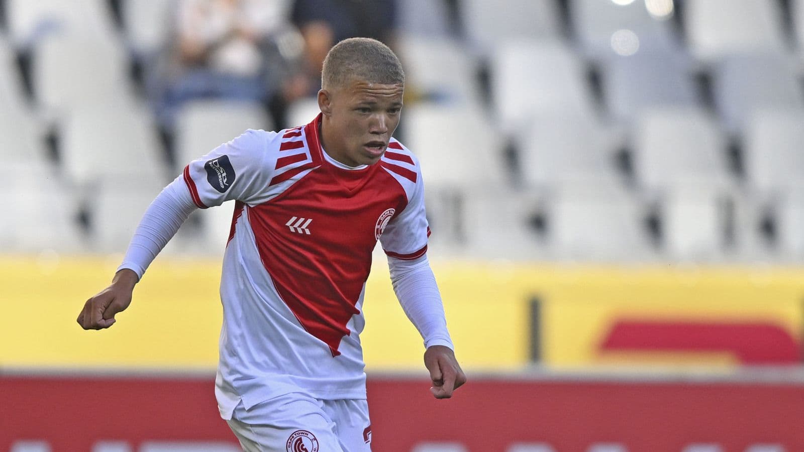 Cape Town Spurs fight to keep Kaizer Chiefs targets Asanele Velebayi, Luke Baartman