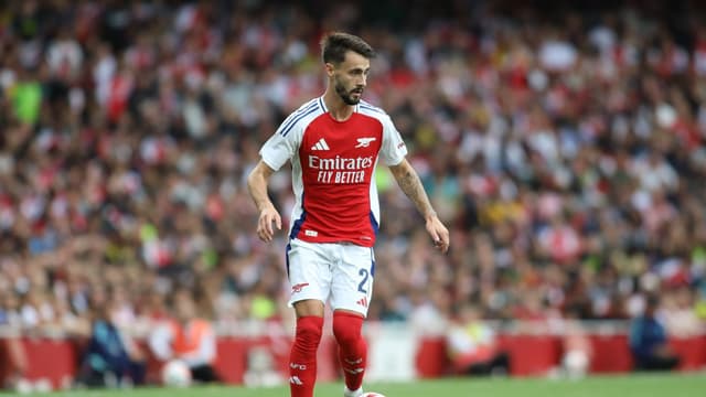 arsenal-confirm-permanent-sale-of-portuguese-midfielder-fabio-vieira-to-hamburg-1