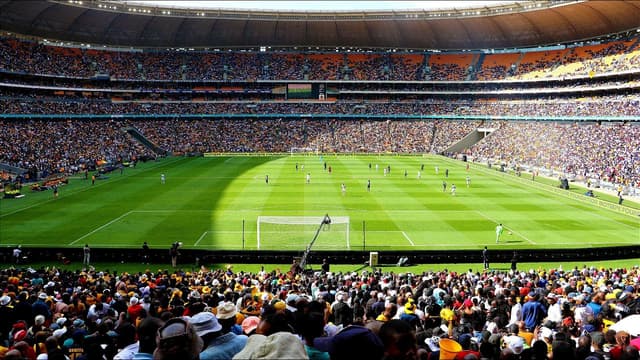 kaizer-chiefs-renew-rivalry-with-neighbours-orlando-pirates-in-sold-out-soweto-derby-5