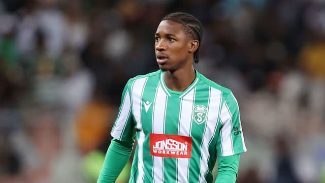 samkelo-zwane-and-happy-mashiane-free-to-face-kaizer-chiefs-says-cedric-kaze