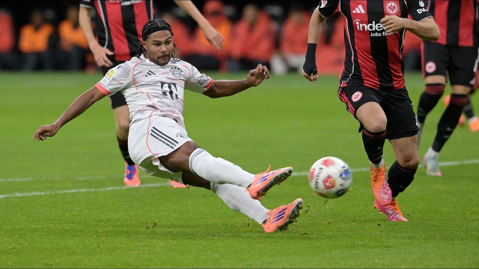 Serge Gnabry's adductor scare sparks Bayern Munich worries