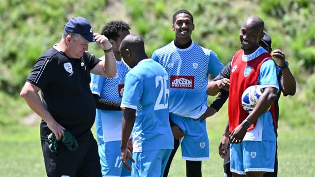 gavin-hunt-braced-for-tough-clash-against-former-employers-kaizer-chiefs-in-betway-premiership-1