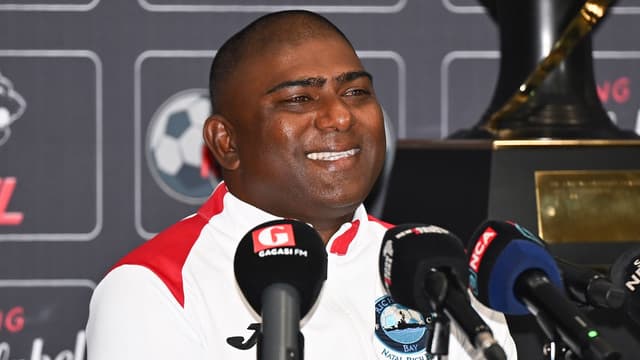 ronnie-gabriel-hails-gabadinho-mhangos-leadership-and-impact-at-richards-bay-fc