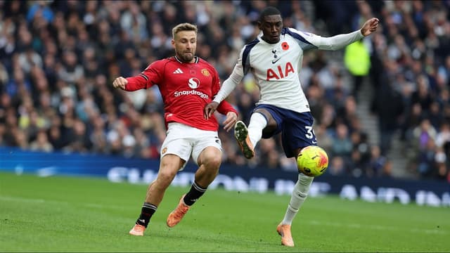 tottenhams-randal-kolo-muani-to-play-in-protective-mask-after-avoiding-surgery