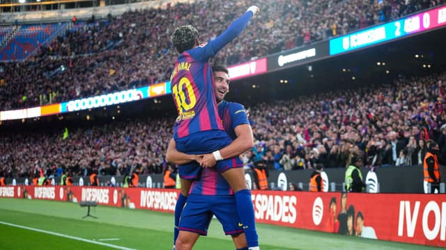 barcelona-hammer-athletic-club-to-draw-level-with-real-madrid-in-la-liga