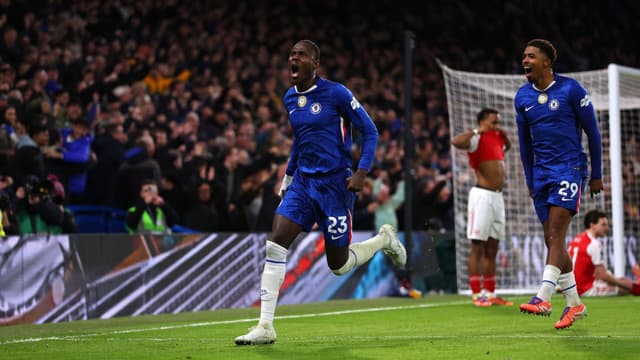 10-man-chelsea-hold-arsenal-while-liverpool-and-man-utd-both-win-1