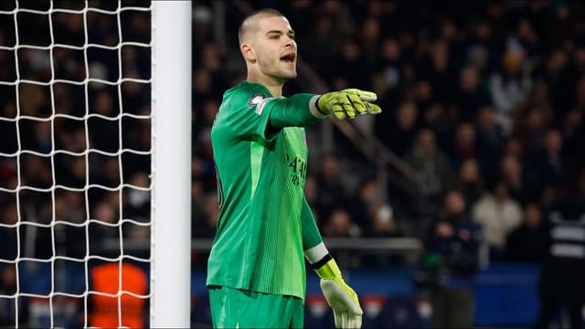 lucas-chevalier-injury-scare-sparks-psg-concern-ahead-of-rennes-trip-1