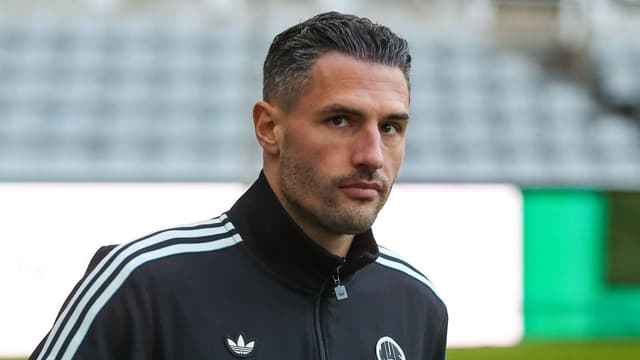 newcastle-defender-fabian-schar-frustrated-with-bench-role-1