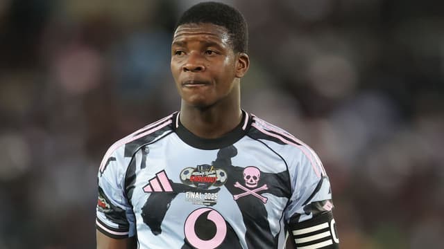 orlando-pirates-defender-mbekezile-mbokazi-promises-not-to-disappoint-as-he-bids-farewell-2