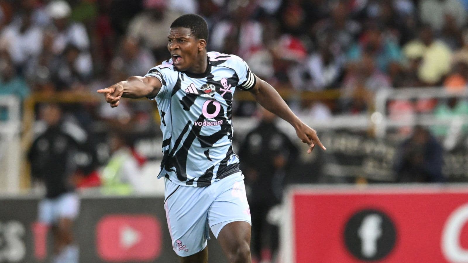 Olisa Ndah hails Orlando Pirates teammate Mbekezeli Mbokazi as SA's best centre-back