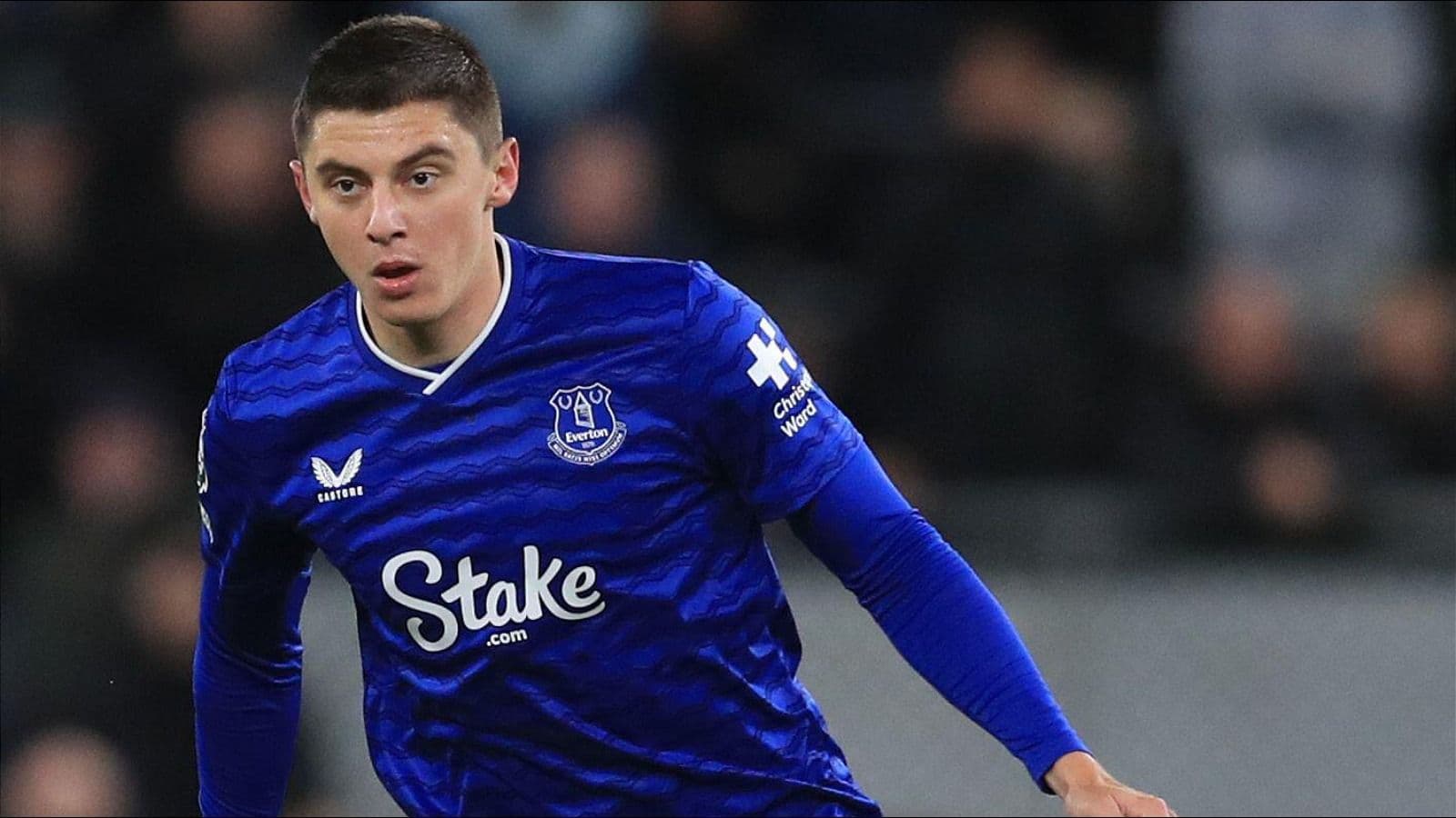 Vitalii Mykolenko signs new Everton deal - targets 'winning trophies' next