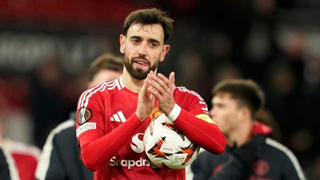 roy-keane-reveals-he-had-lovely-chat-with-man-united-captain-bruno-fernandes-1