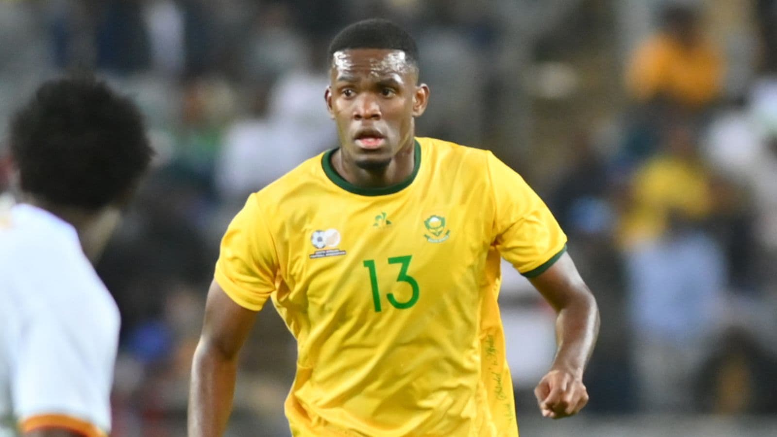 Kaizer Chiefs show interest in Bafana midfielder Sphephelo Sithole
