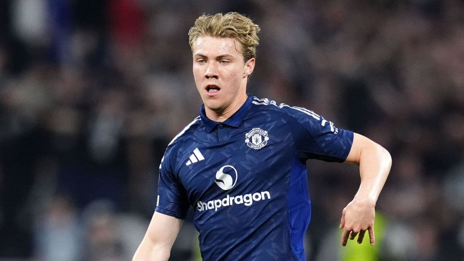 Report: Rasmus Hojlund faces exit as Man Utd eye Benjamin Sesko in transfer move