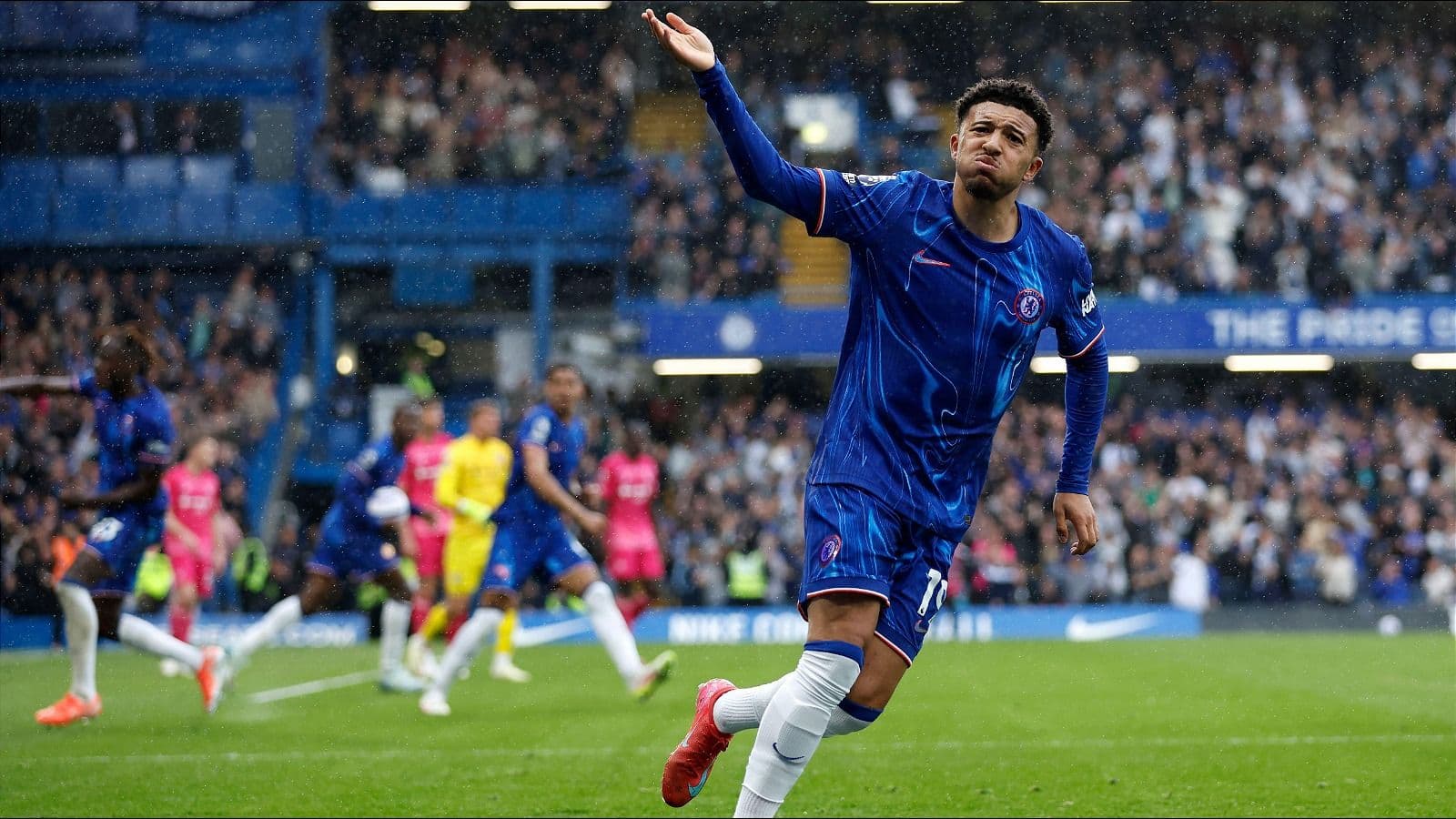 Report: Jadon Sancho's future in flux as Borussia Dortmund eye dramatic reunion