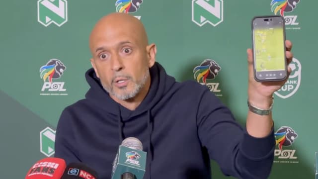 miguel-cardoso-admits-trophy-pressure-is-weighing-on-mamelodi-sundowns-players-2