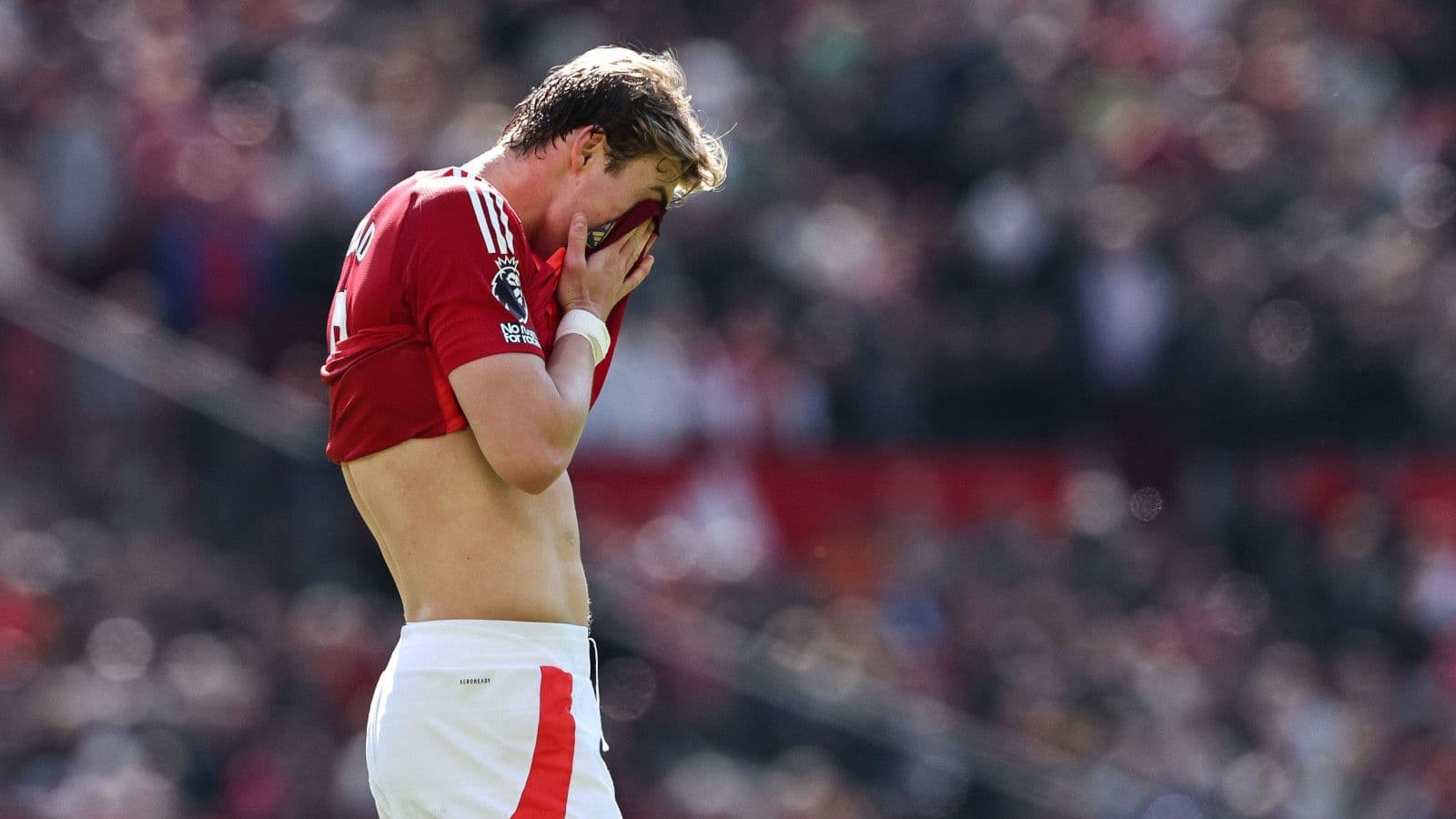 Alan Shearer labels Man Utd's Rasmus Hojlund a 'damaged player' amid ongoing struggles
