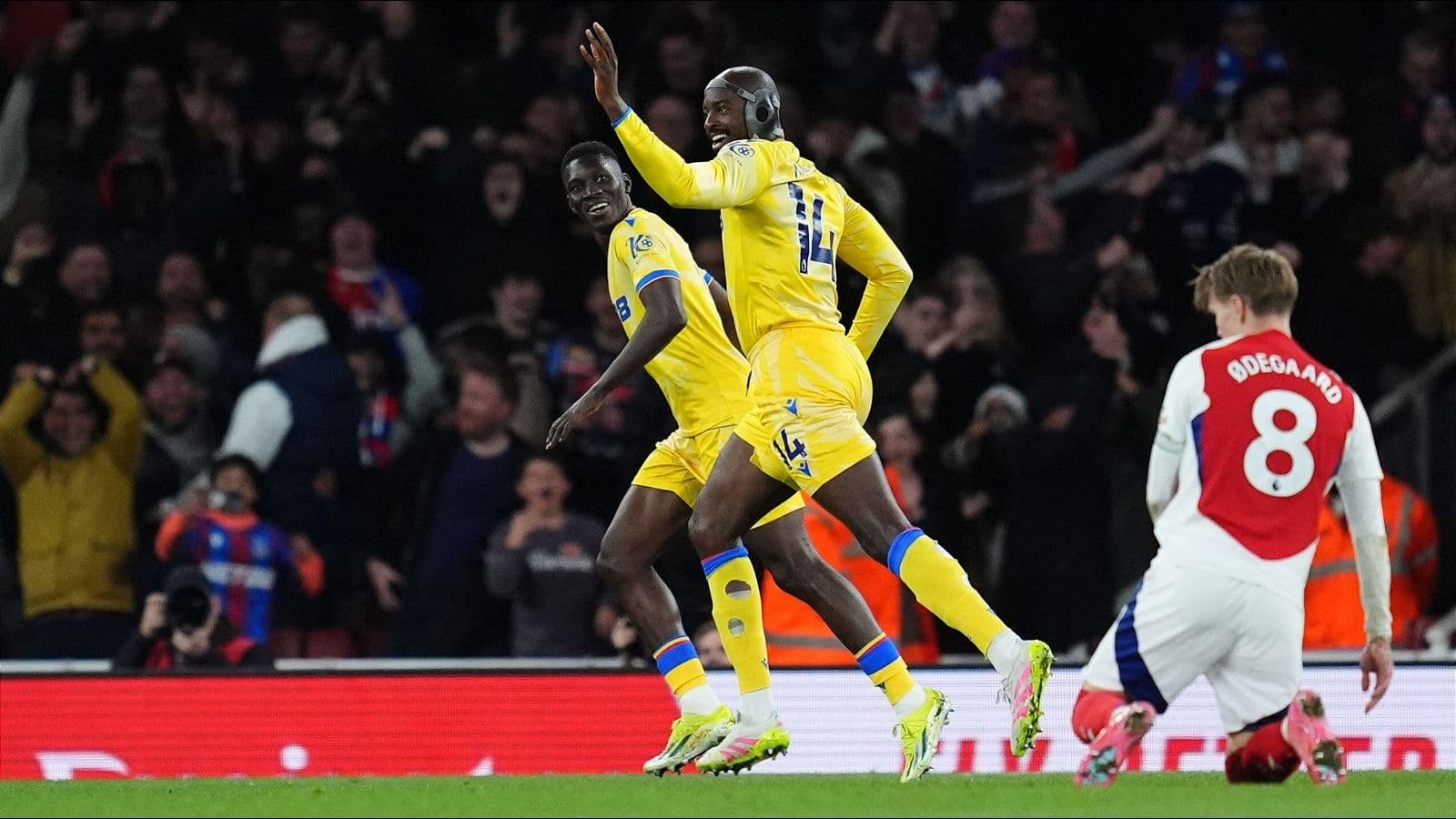 Arsenal stumble before PSG clash as Crystal Palace snatch draw