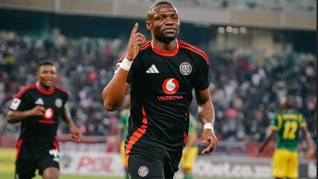 why-stellenbosch-want-orlando-pirates-striker-tshegofatso-mabasa-3