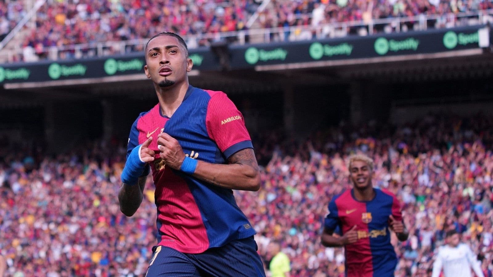 Report: Man Utd launch huge bid for Barcelona's Raphinha