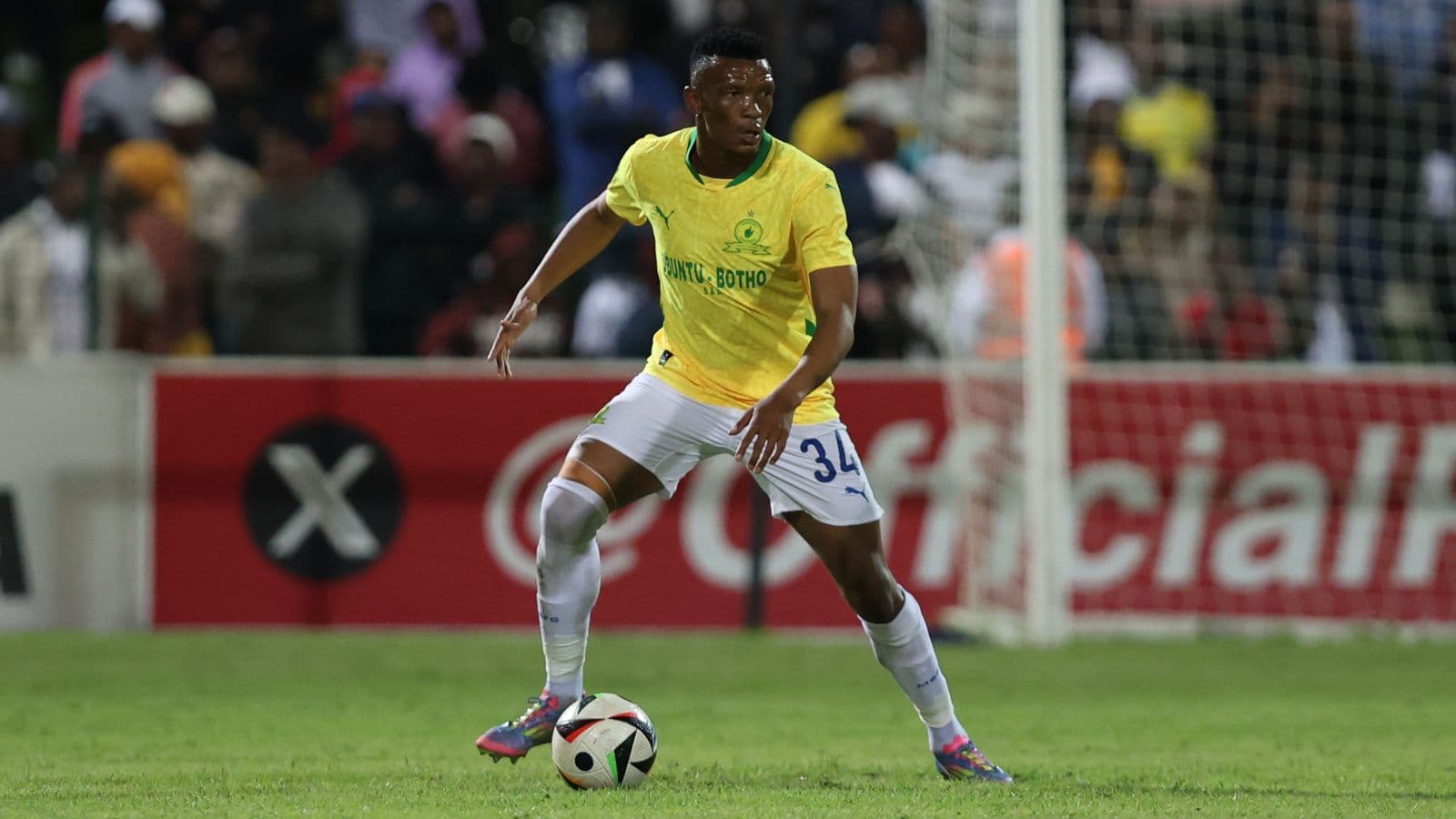Mothobi Mvala urges Sundowns veterans to step up against Pyramids