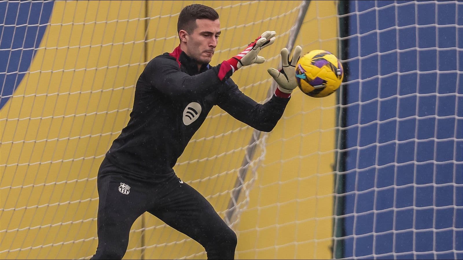 Report: Barcelona sell Inaki Pena to Greek giants Panathinaikos