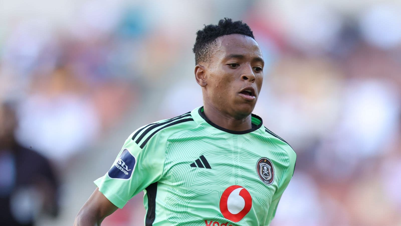 Vodacom Soccer | News | Orlando Pirates shut down false Relebohile Mofokeng rumours